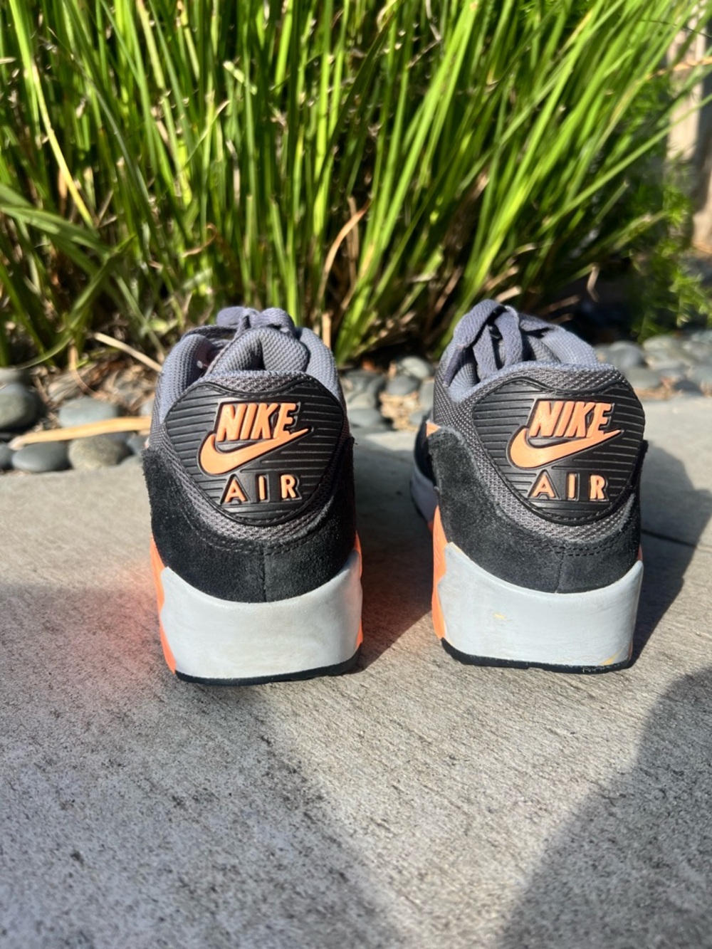 Nike Gray and Orange Women's Athletic Sneakers Vintage ‘15 in Good Condition - Picture 3 of 5